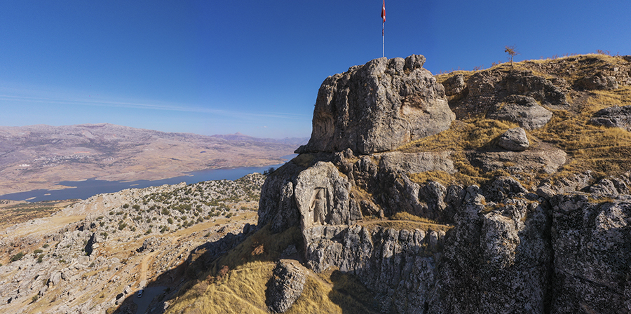 Descubre la majestuosidad del Monte Nemrut, uno de los tesoros más ocultos de Türkiye